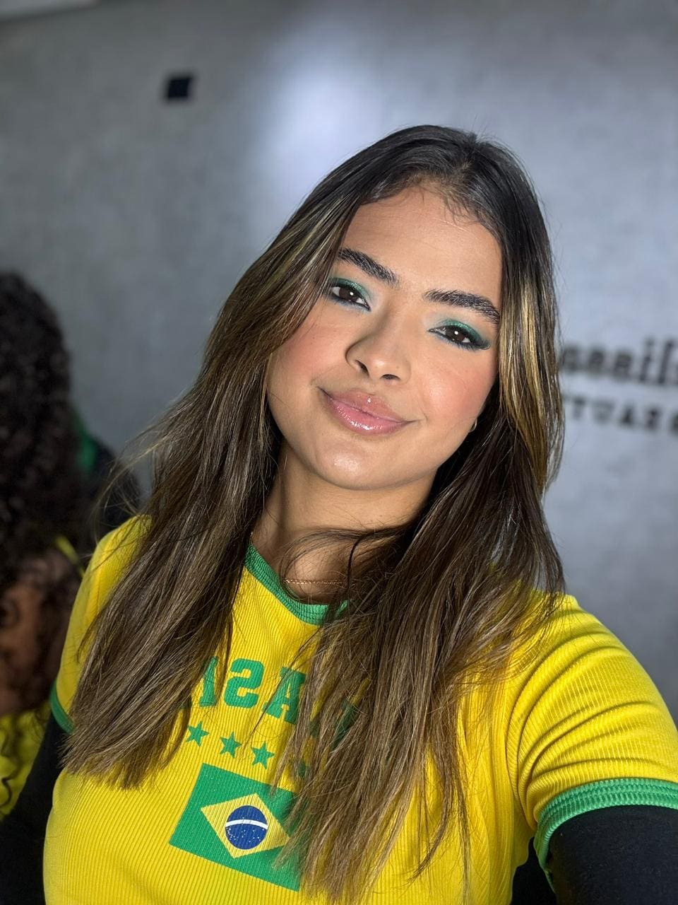 Brilho e Delineado Azul